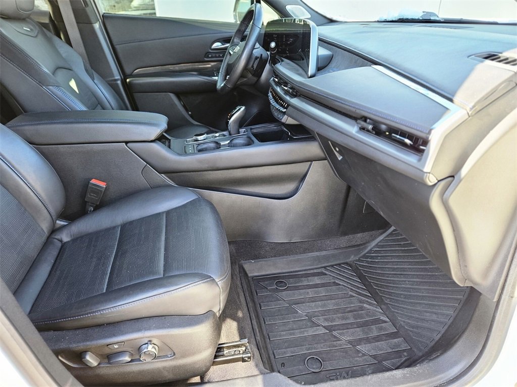 Used 2024 Cadillac XT4 Sport image 8