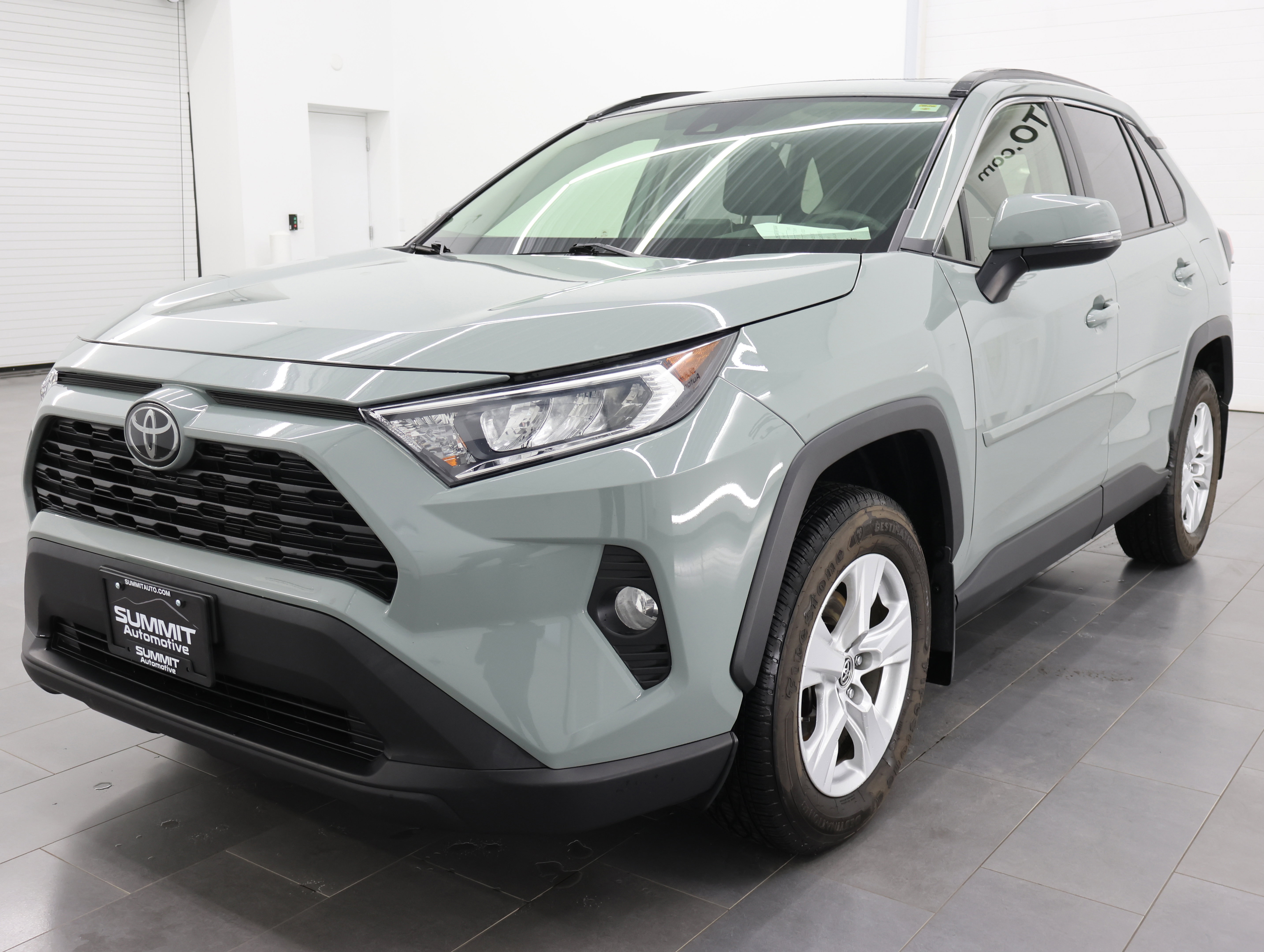 Used 2019 Toyota RAV4 XLE w/ Convenience Package image 7