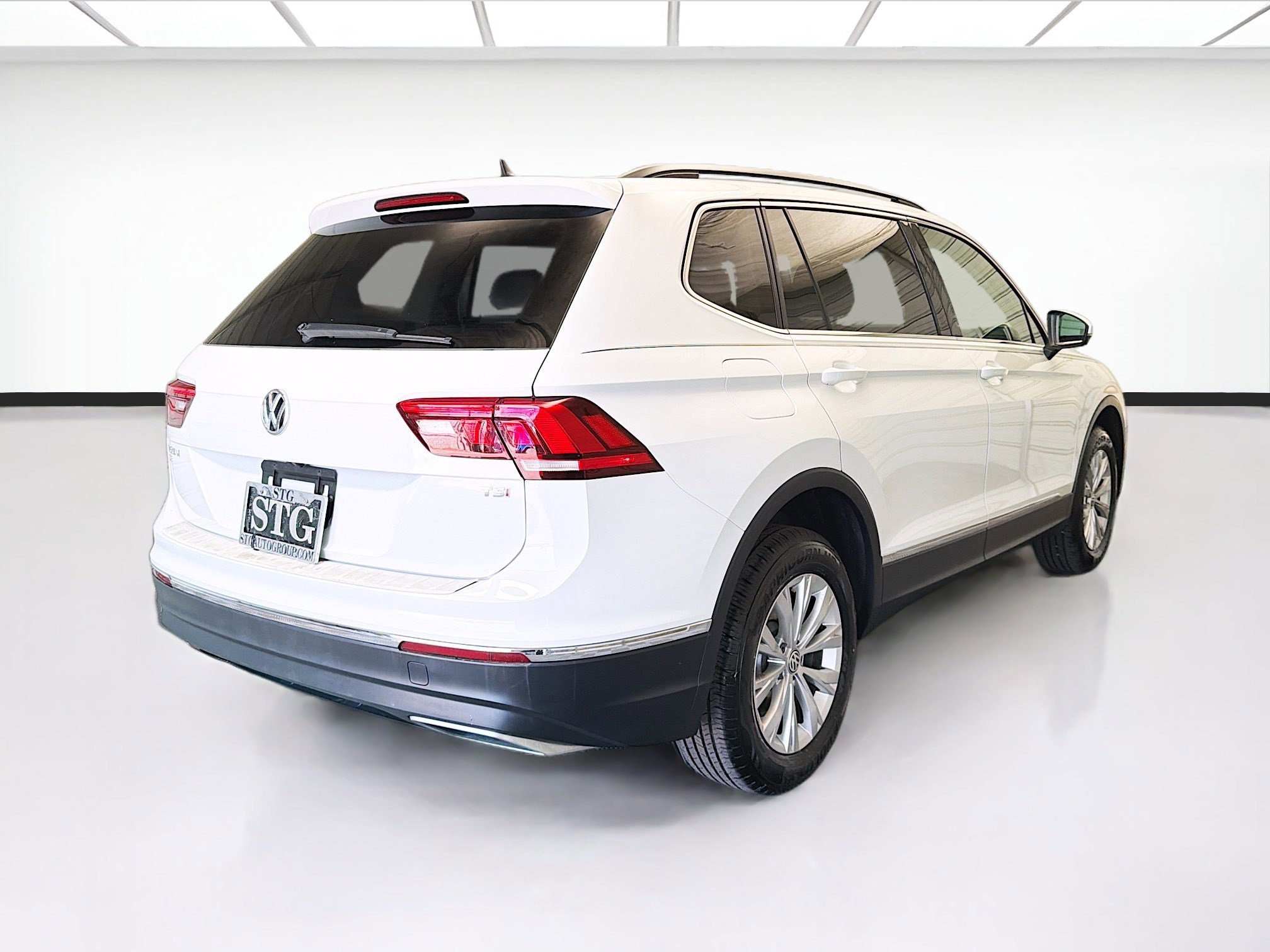 Used 2018 Volkswagen Tiguan SE FWD image 4