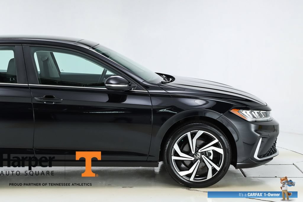 Used 2025 Volkswagen Jetta SEL FWD image 55