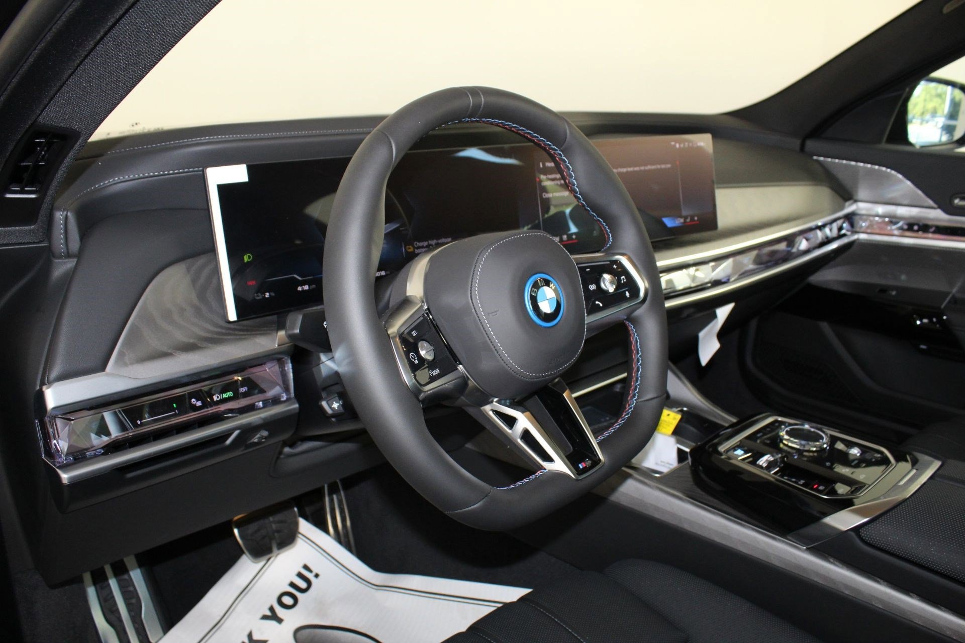 Used 2026 BMW i7 M70 w/ Premium Package image 4