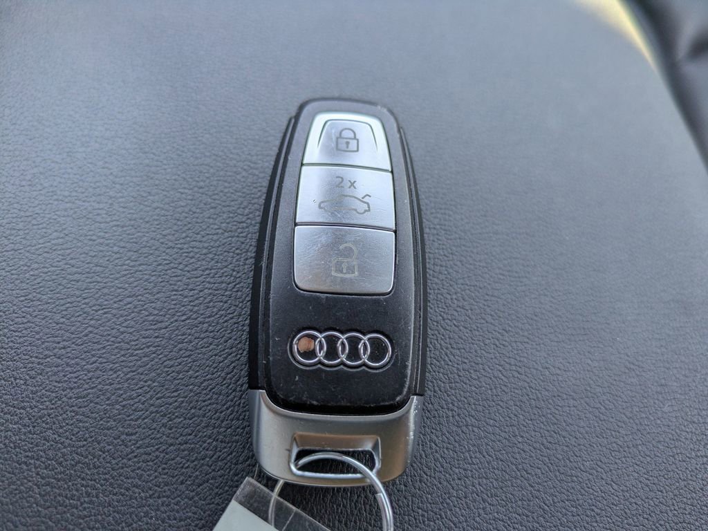 Used 2019 Audi Q8 Premium Plus w/ Premium Plus image 33