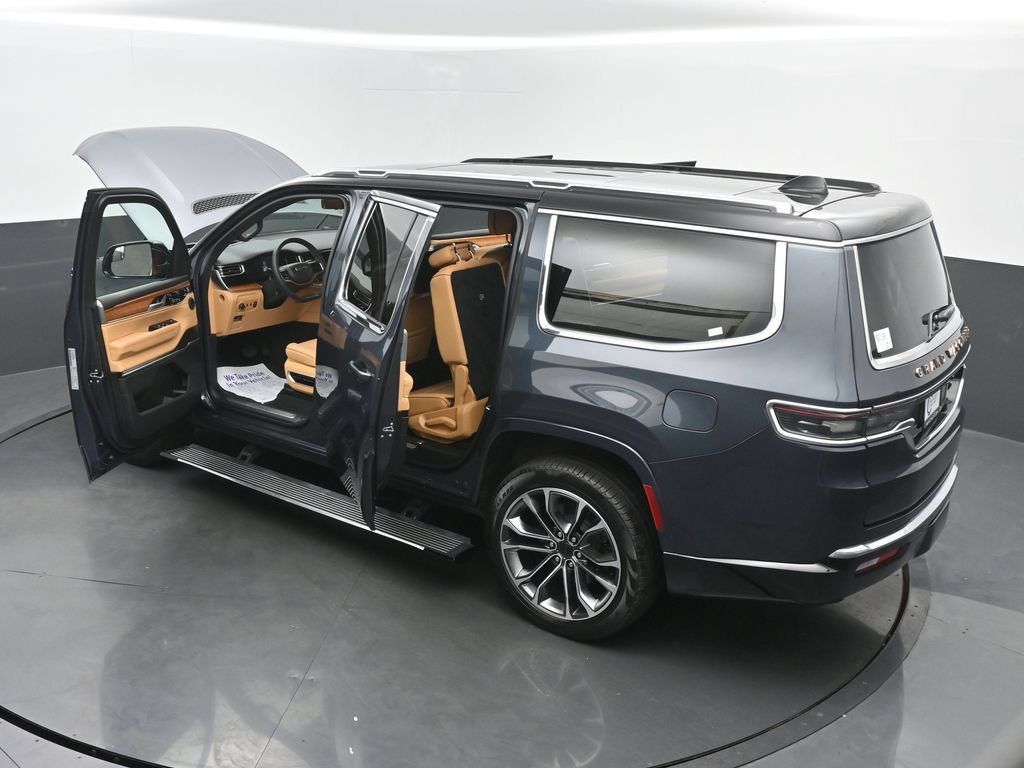 Used 2025 Jeep Grand Wagoneer Series III w/ Rear Seat Video Group 1 AWD/4WD image 64
