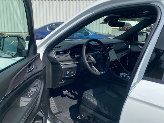 New 2025 Jeep Grand Cherokee Overland image 15