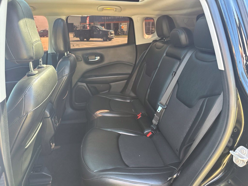 Used 2021 Jeep Compass Latitude w/ Sun and Sound Group FWD image 11