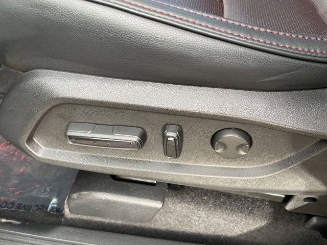 Used 2025 Honda Pilot Black Edition image 9