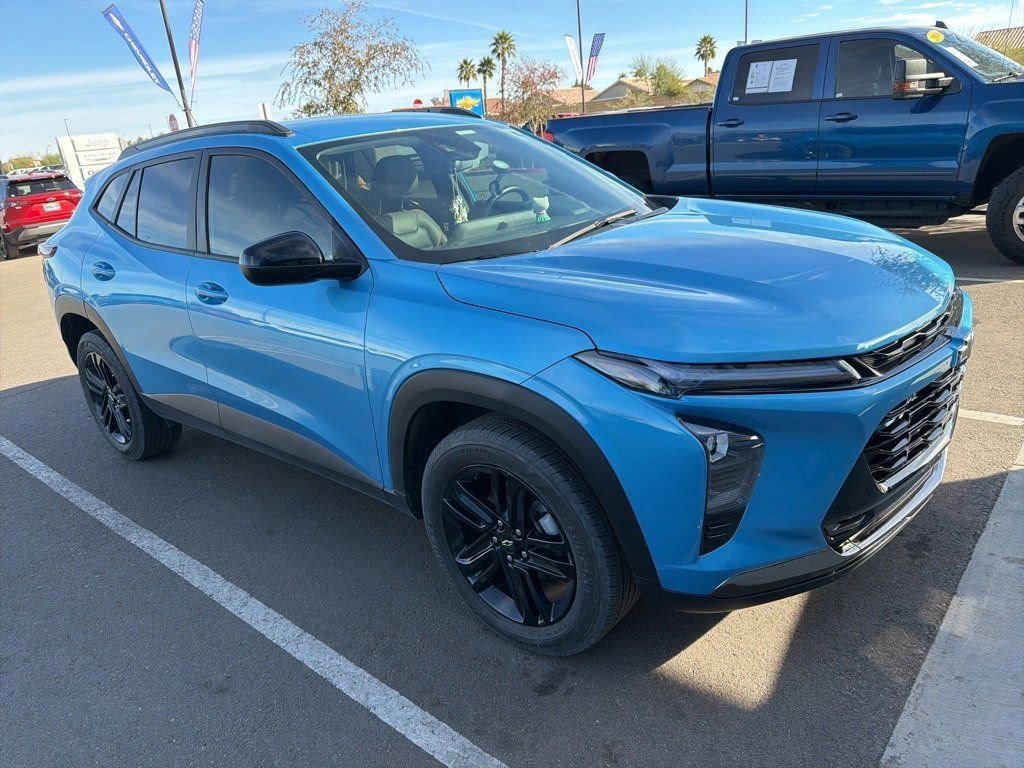 Used 2025 Chevrolet Trax ACTIV image 3