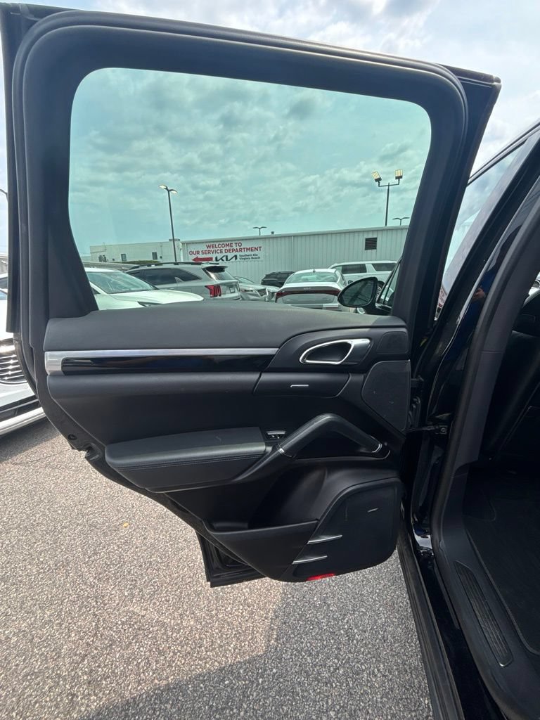 Used 2018 Porsche Cayenne Platinum Edition AWD/4WD image 15