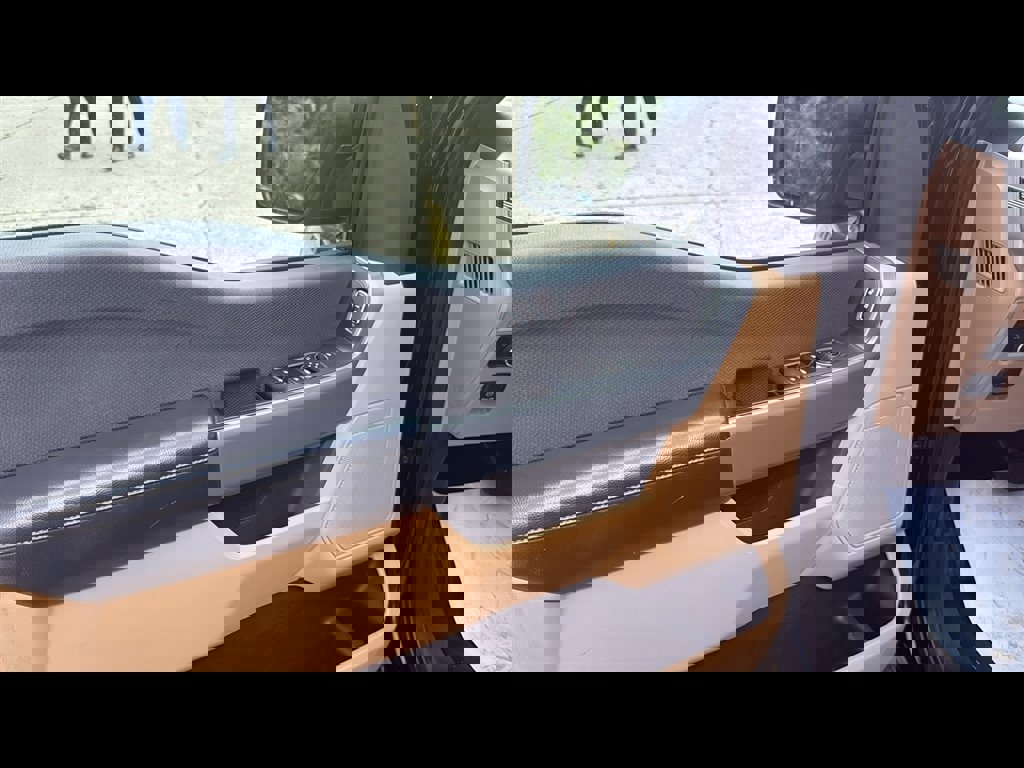 Used 2023 Ford F150 XLT image 7