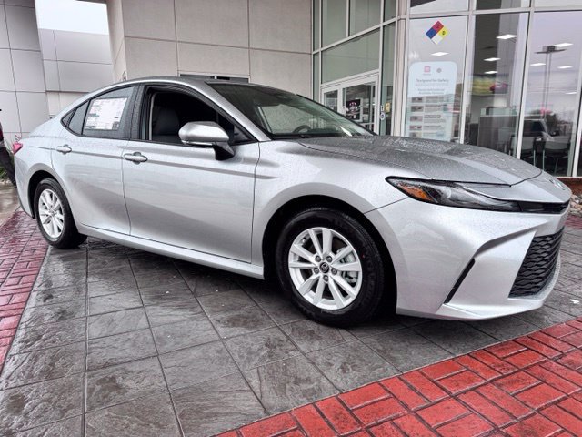 New 2026 Toyota Camry Hybrid FWD image 8