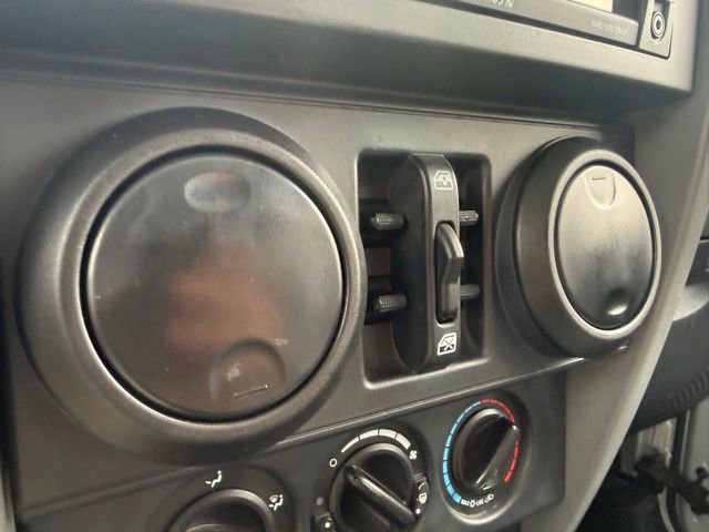 Used 2010 Jeep Wrangler Unlimited Rubicon w/ Dual Top Group AWD/4WD image 17