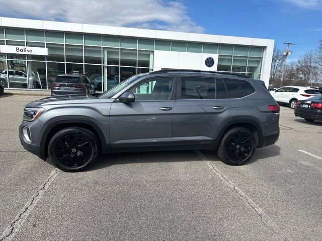 Used 2025 Volkswagen Atlas SE image 4