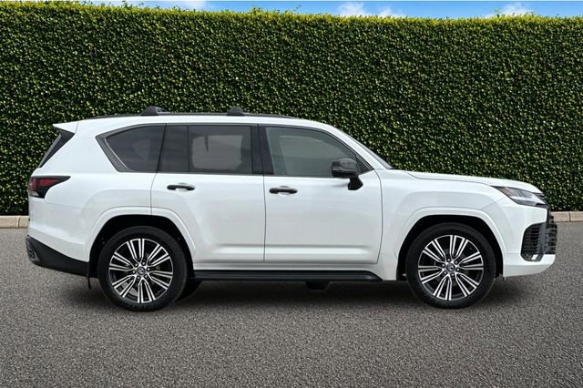New 2026 Lexus LX 600 4WD w/ Luxury Package image 4