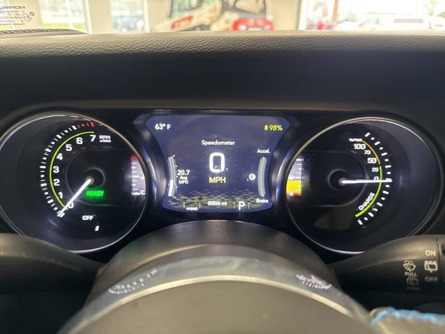 Used 2023 Jeep Wrangler Unlimited Rubicon 4xe w/ Cold Weather Group AWD/4WD image 31