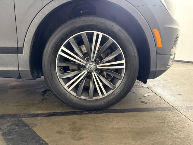 Used 2018 Volkswagen Tiguan SEL AWD/4WD image 11