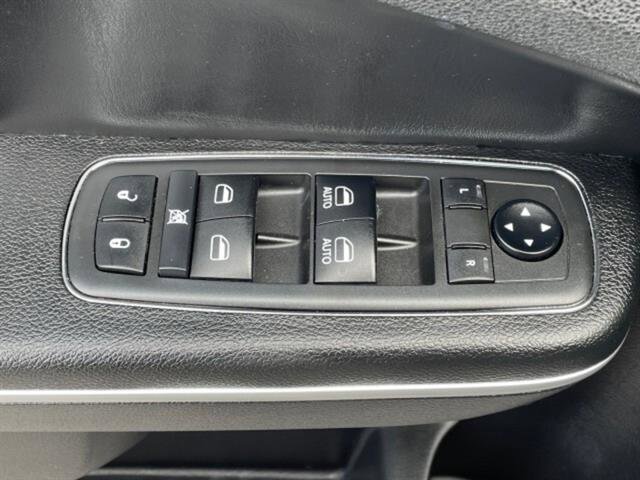 Used 2019 Chrysler 300 Touring L w/ Quick Order Package 22F image 16