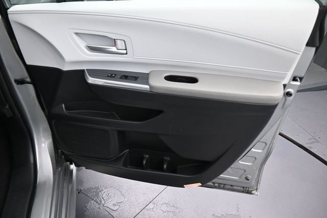 Used 2025 Toyota Sienna XLE FWD image 13