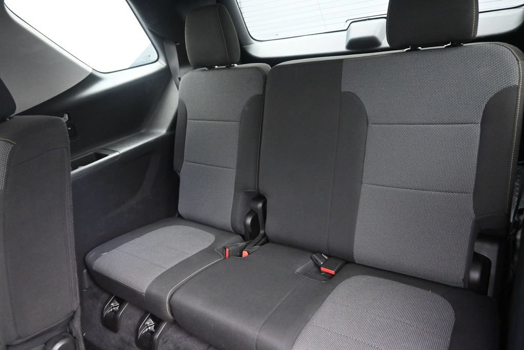 Used 2021 Chevrolet Traverse LS FWD image 15