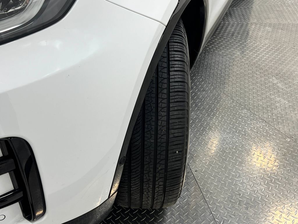 Used 2020 Land Rover Discovery Landmark image 42