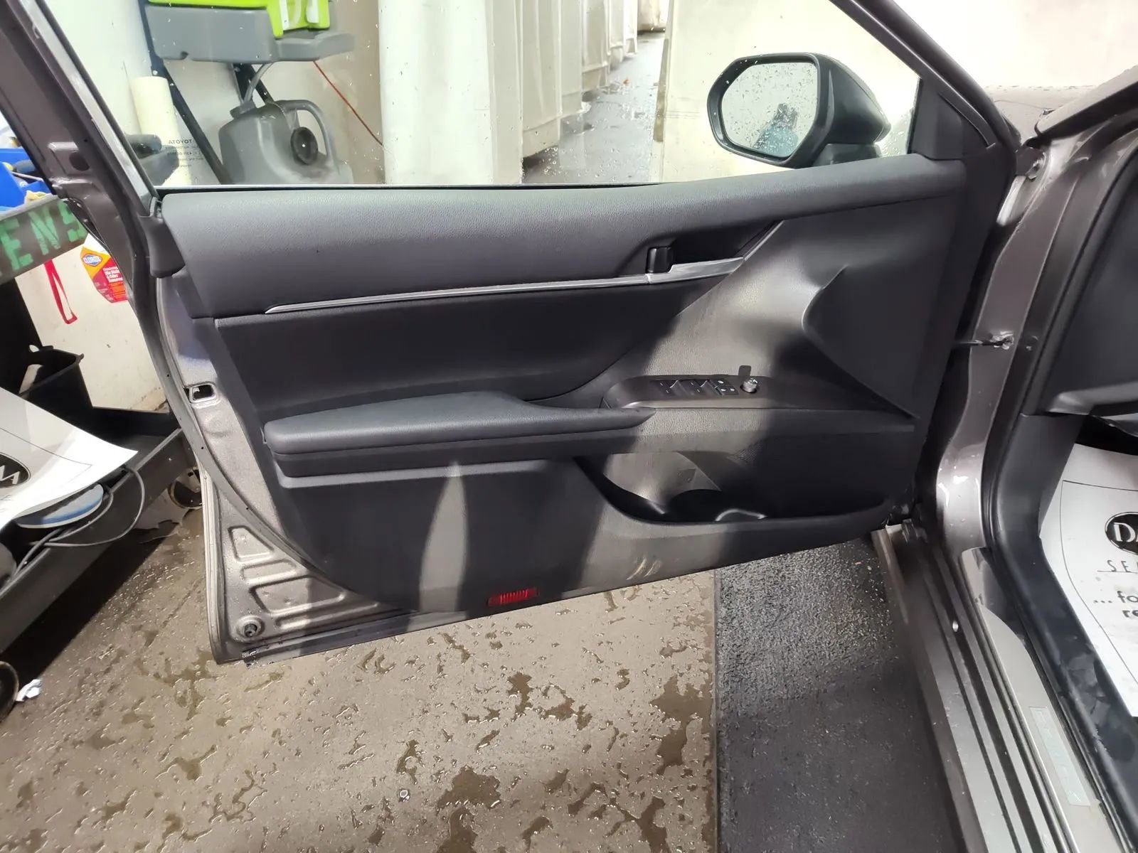 Used 2024 Toyota Camry SE FWD image 14