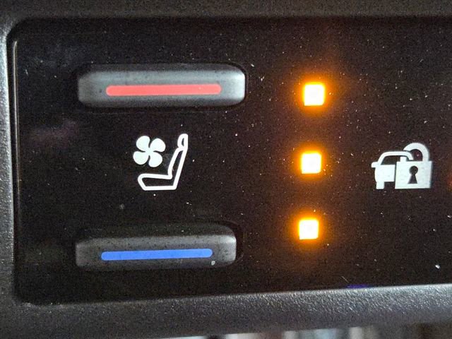 Used 2025 Toyota RAV4 Limited w/ Weather Package image 36