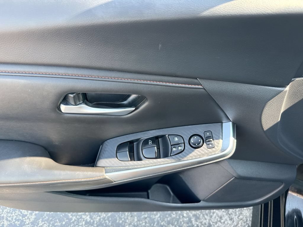 Used 2025 Nissan Sentra SR FWD image 25