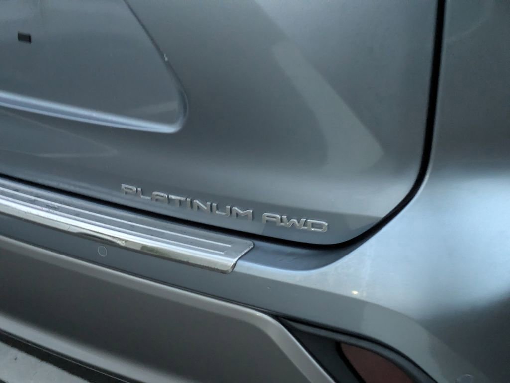 Used 2022 Toyota Highlander Platinum image 8