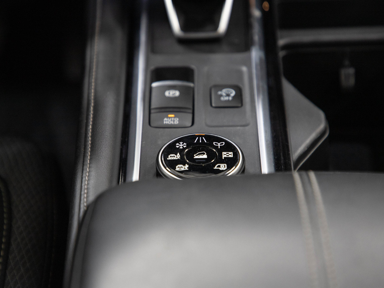 Used 2024 Nissan Pathfinder SV AWD/4WD image 22