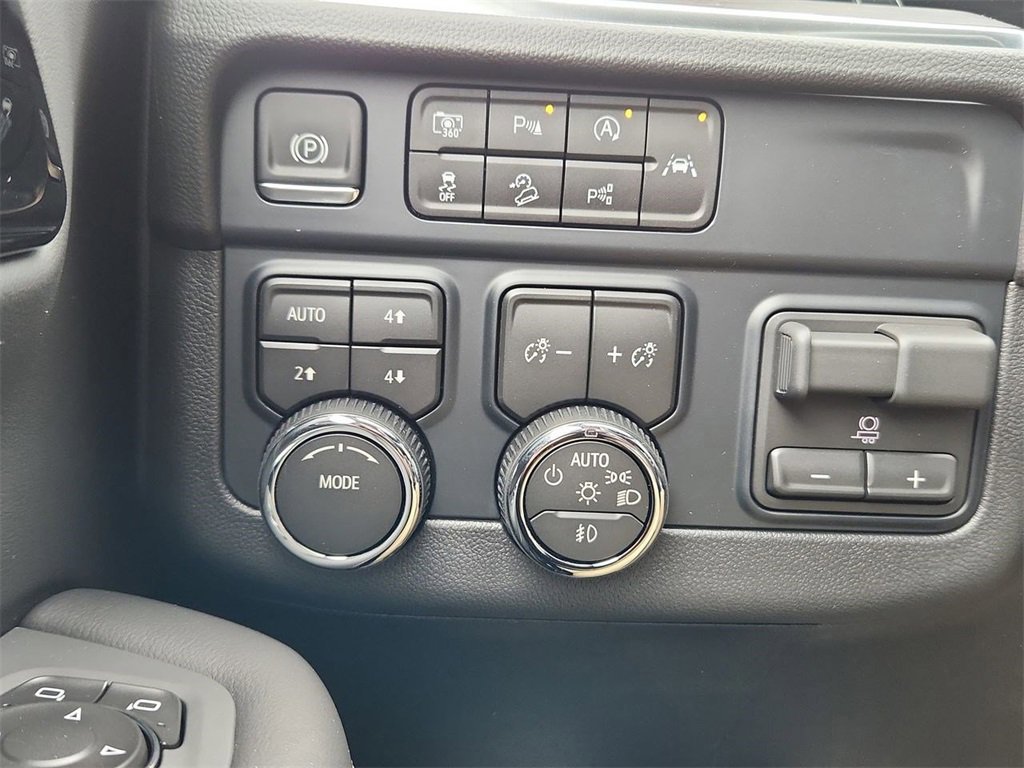 New 2026 Chevrolet Suburban Premier w/ Sun And Tow Package image 18