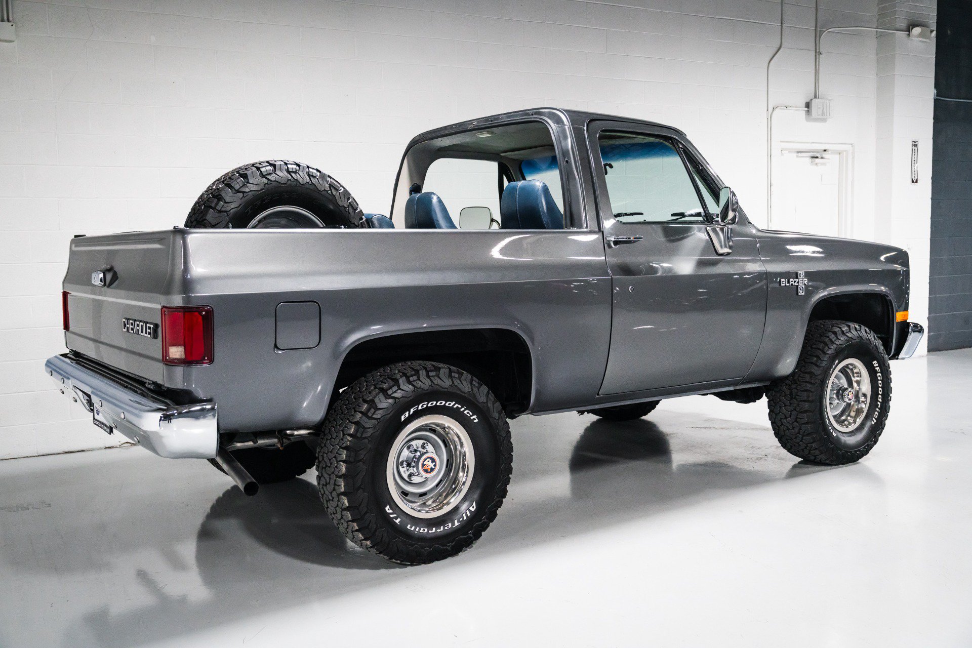 Used 1987 Chevrolet Blazer 4WD image 3