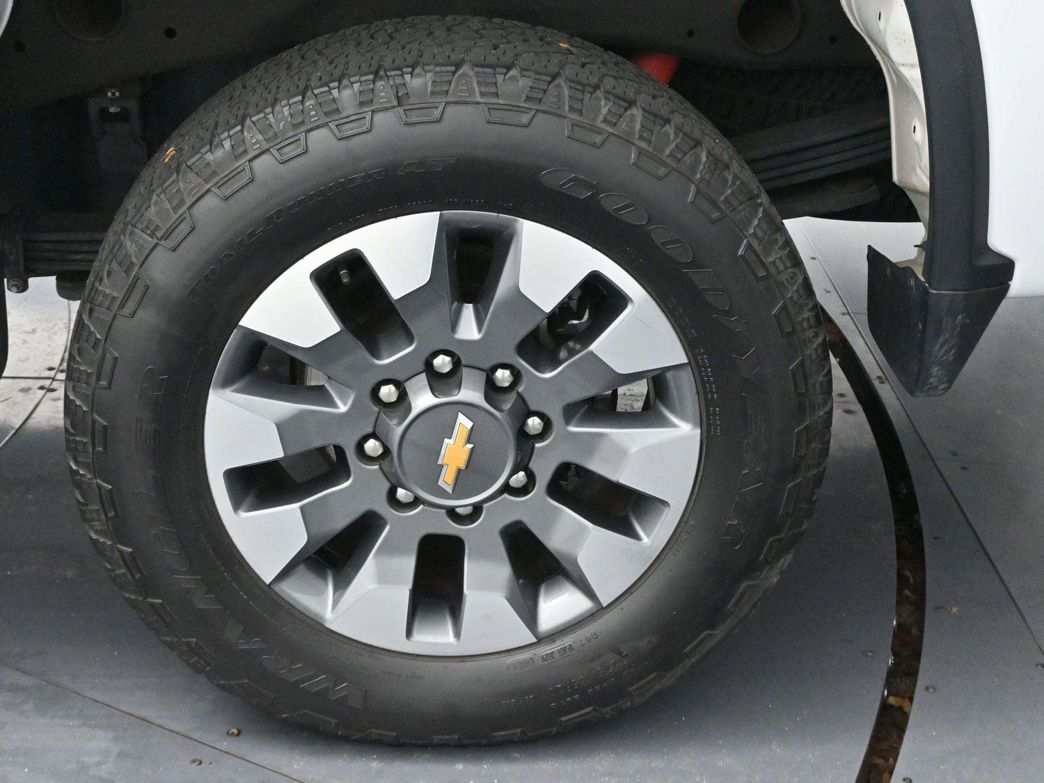 Used 2024 Chevrolet Silverado 2500 Custom w/ Custom Value Package image 31