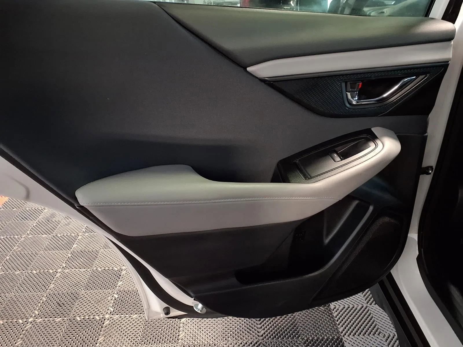 Used 2022 Subaru Outback Premium image 15