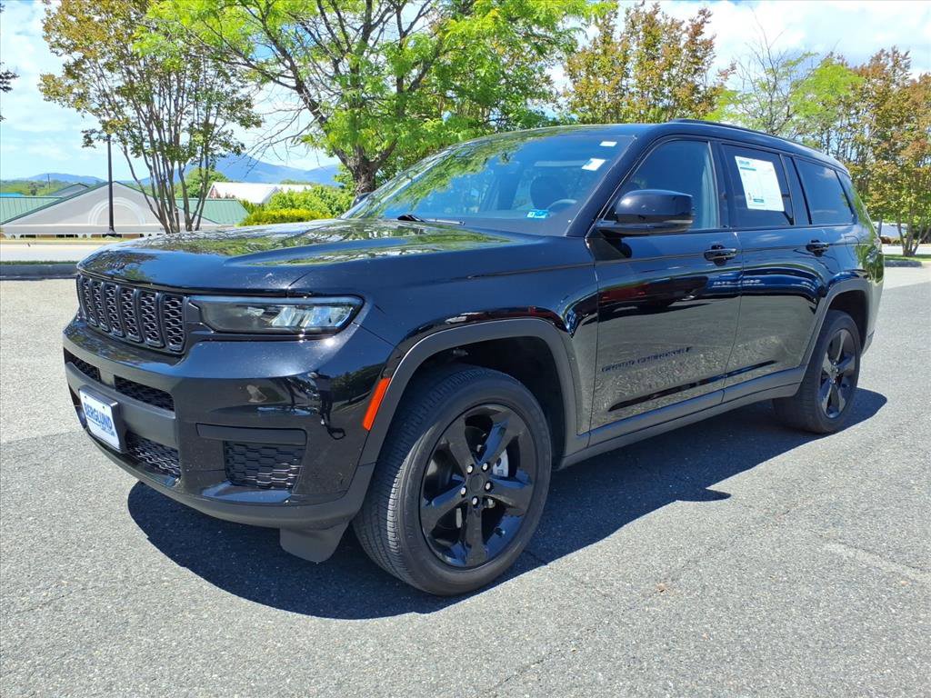 Used 2023 Jeep Grand Cherokee L Laredo AWD/4WD image 14