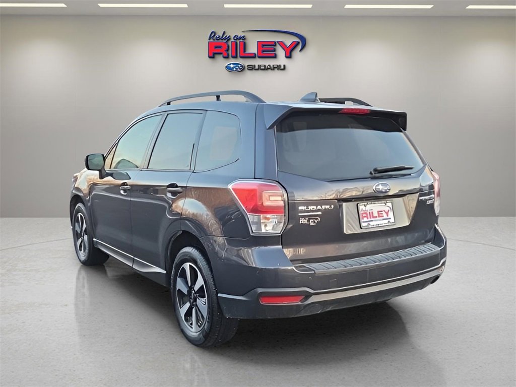Used 2017 Subaru Forester 2.5i Premium image 3
