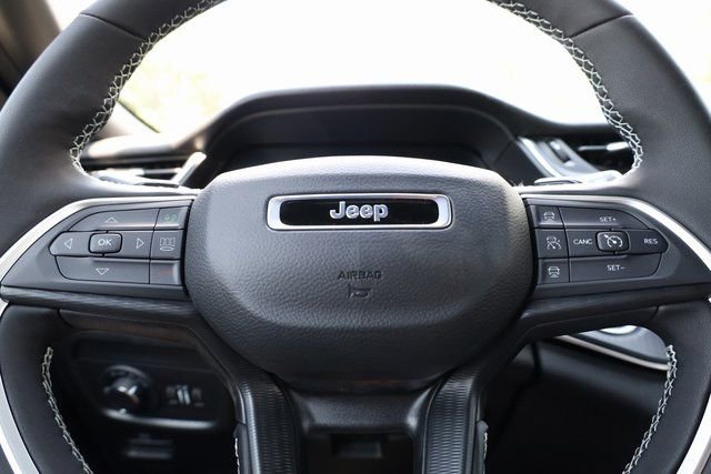 New 2025 Jeep Grand Cherokee Laredo image 14