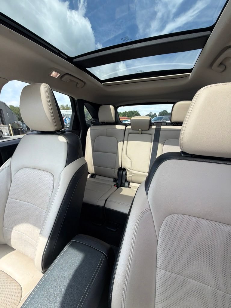 Used 2020 Ford Escape Titanium AWD/4WD image 18