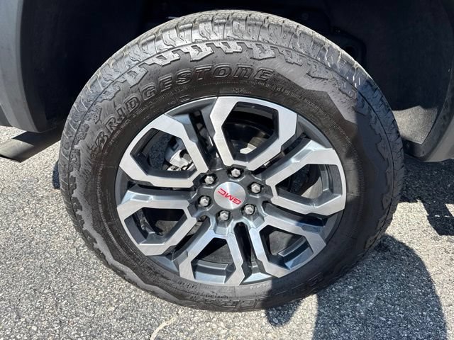 Used 2024 GMC Canyon AT4 w/ AT4 Premium Package AWD/4WD image 13