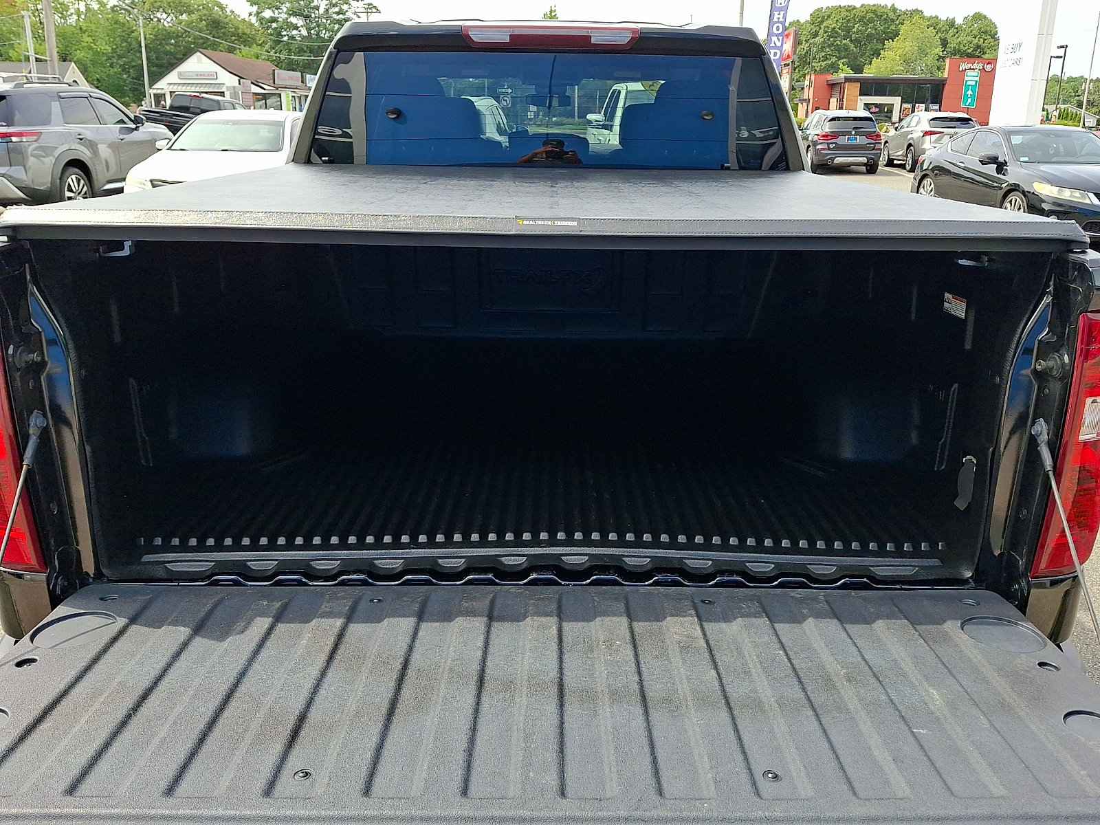 Used 2023 Chevrolet Silverado 1500 LT AWD/4WD image 29