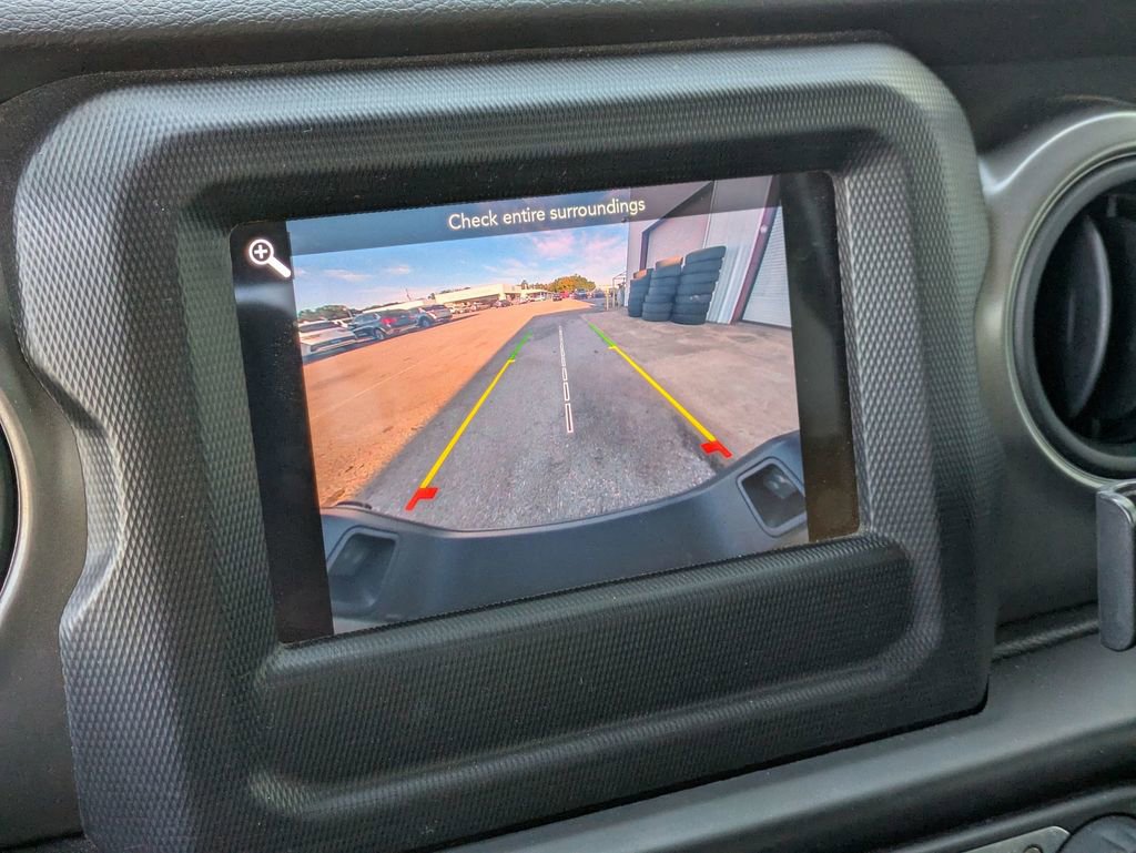 Used 2021 Jeep Gladiator Sport image 23