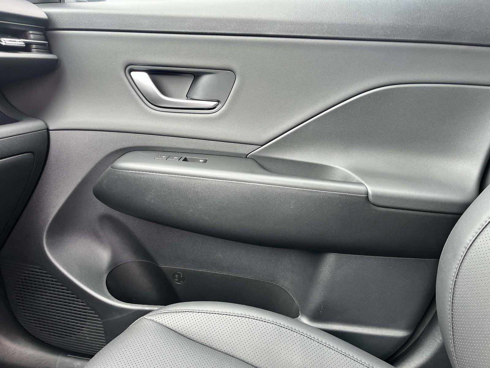 Used 2026 Hyundai Kona SEL Premium image 23