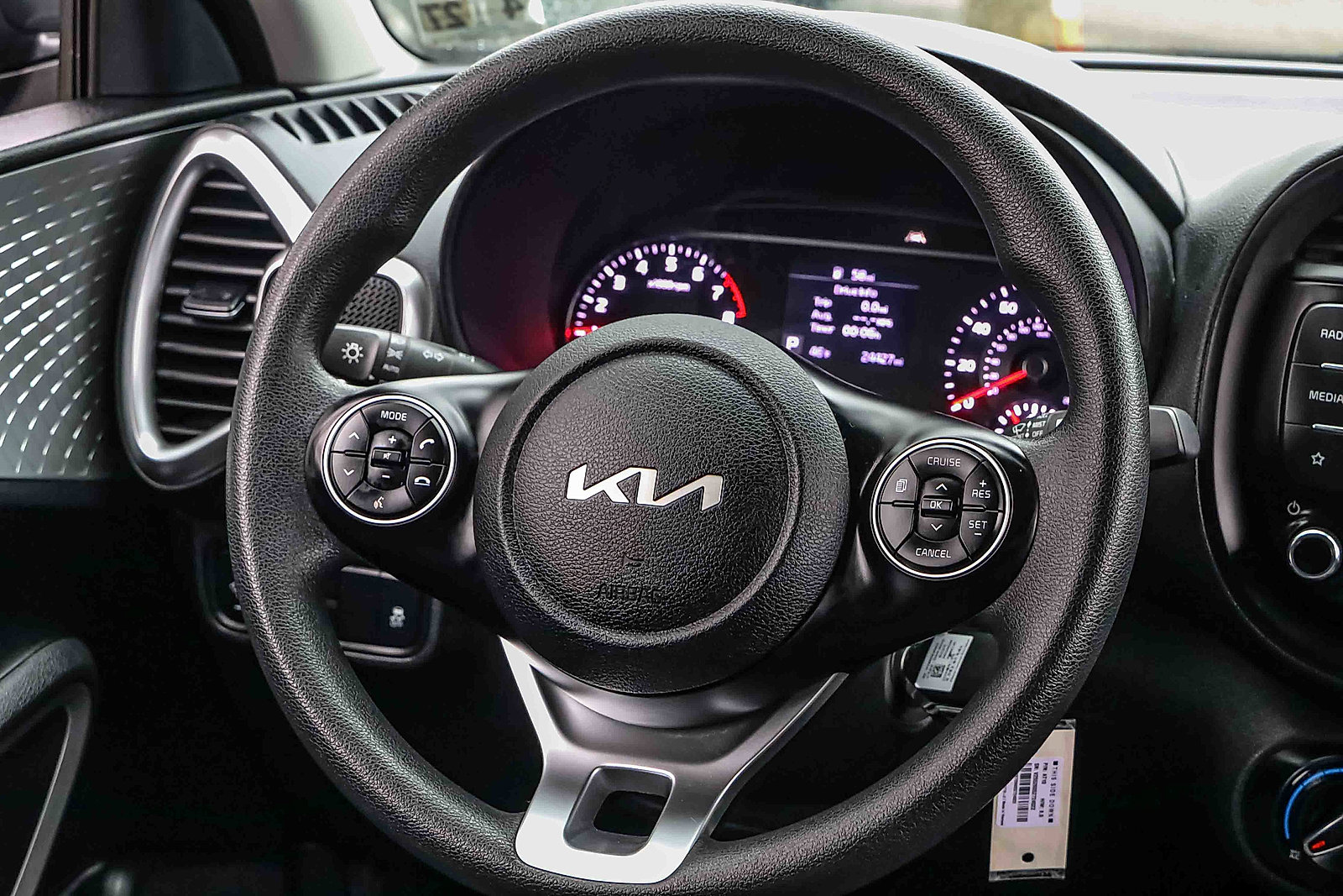 Certified 2022 Kia Soul LX w/ Technology Package image 9