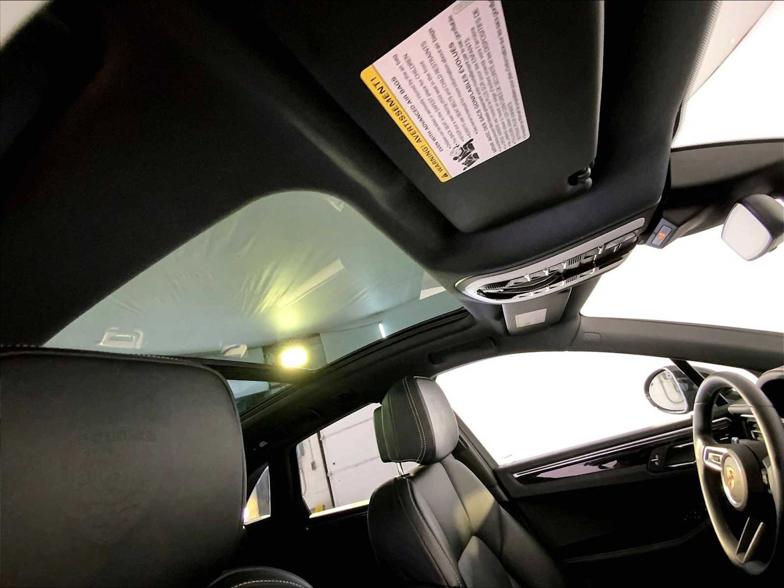 Certified 2024 Porsche Macan image 20