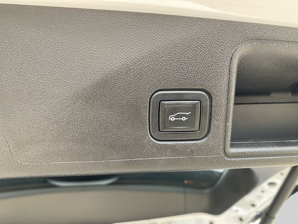 Certified 2023 GMC Terrain SLE w/ Driver Convenience Package AWD/4WD image 33