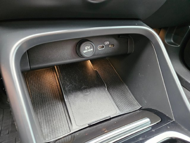 Certified 2023 Volvo C40 P8 Recharge Ultimate w/ Protection Package Premier AWD/4WD image 27