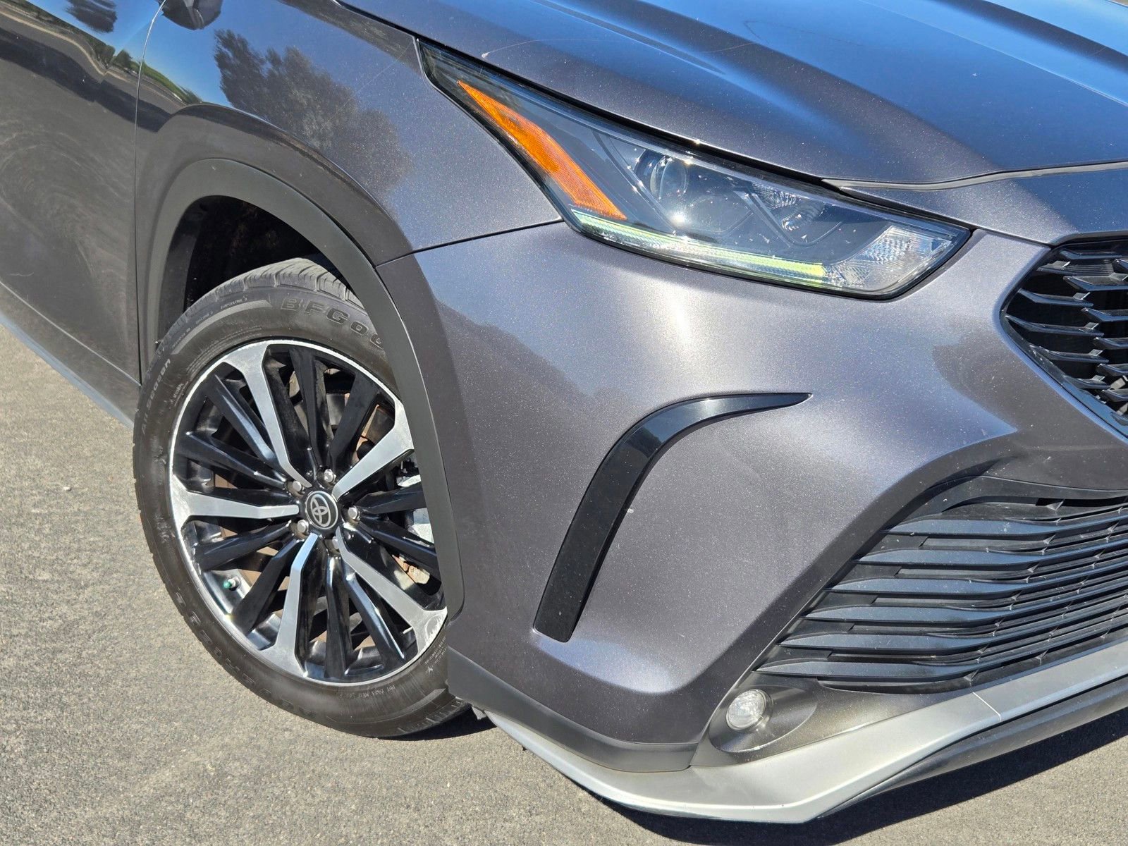 Used 2021 Toyota Highlander XSE FWD image 9