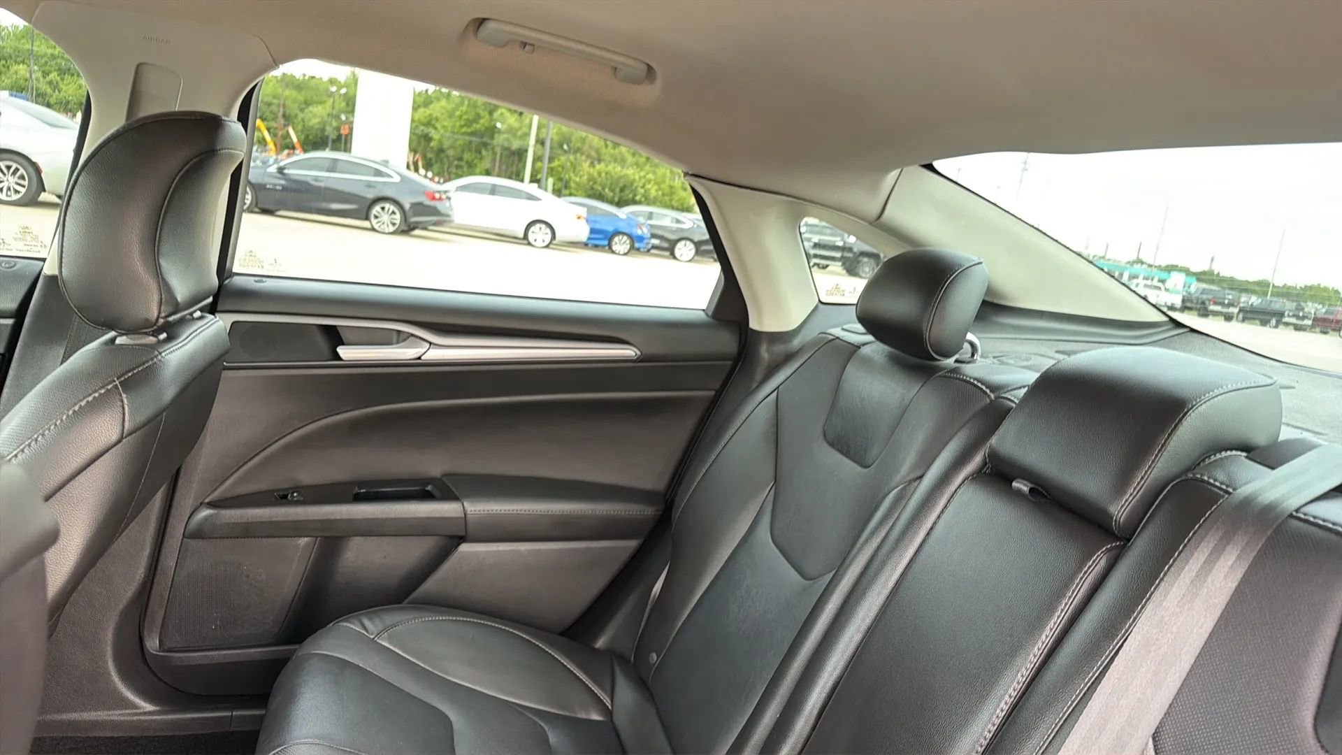 Used 2016 Ford Fusion Titanium FWD image 37