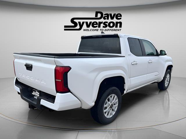 Used 2025 Toyota Tacoma SR5 image 4