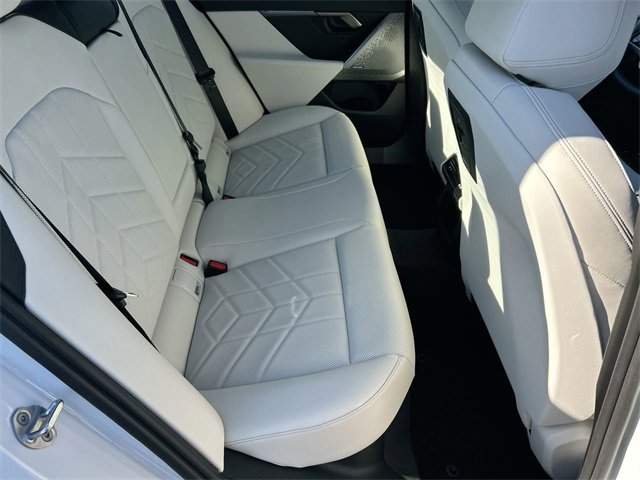 New 2025 BMW i5 eDrive40i w/ Premium Package image 13