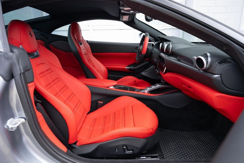 Used 2022 Ferrari Portofino M RWD image 61