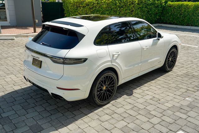 Used 2022 Porsche Cayenne GTS AWD/4WD image 28